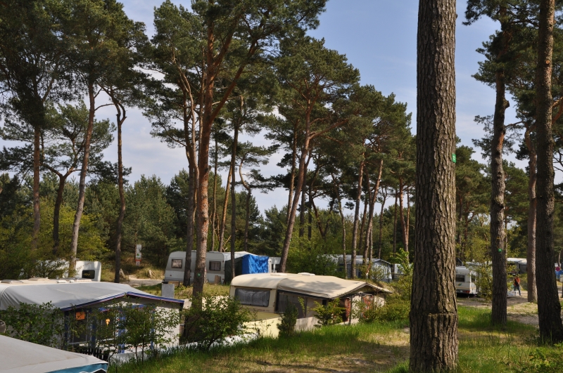 Campingplatz mit Wohnwagen